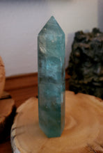 Load image into Gallery viewer, Green Fluorite Tower 5&quot;
